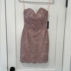 Chic Strapless Lace Dress in Blush